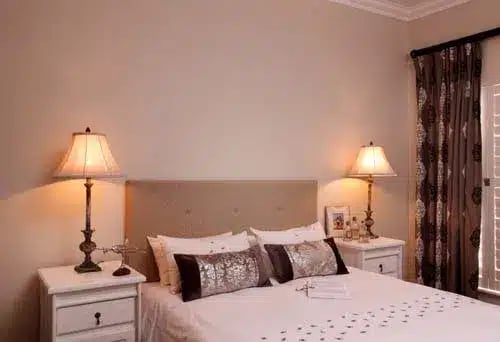 5 Reasons Why Headboards Are Essential for Your Bedroom 6 butonned