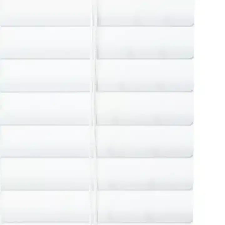 Current Promotions 22 25mm PVC blind White closeup1