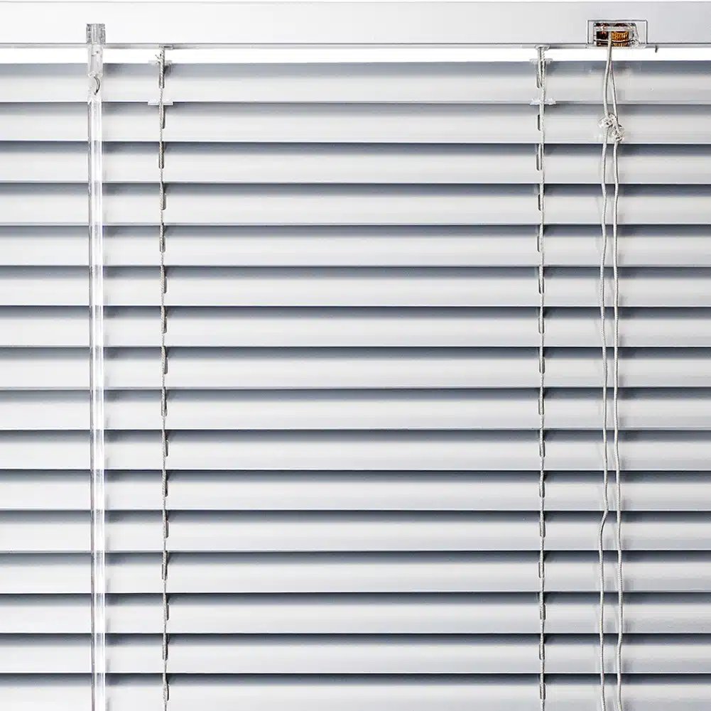 25mm Aluminium Venetian Blind - Silver - Image 3