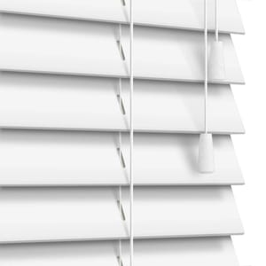 50 PVC fauxwood white closeup 1